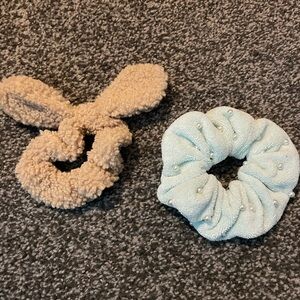 Stoney Clover Lane Tan and Blue Hair Accessories Set